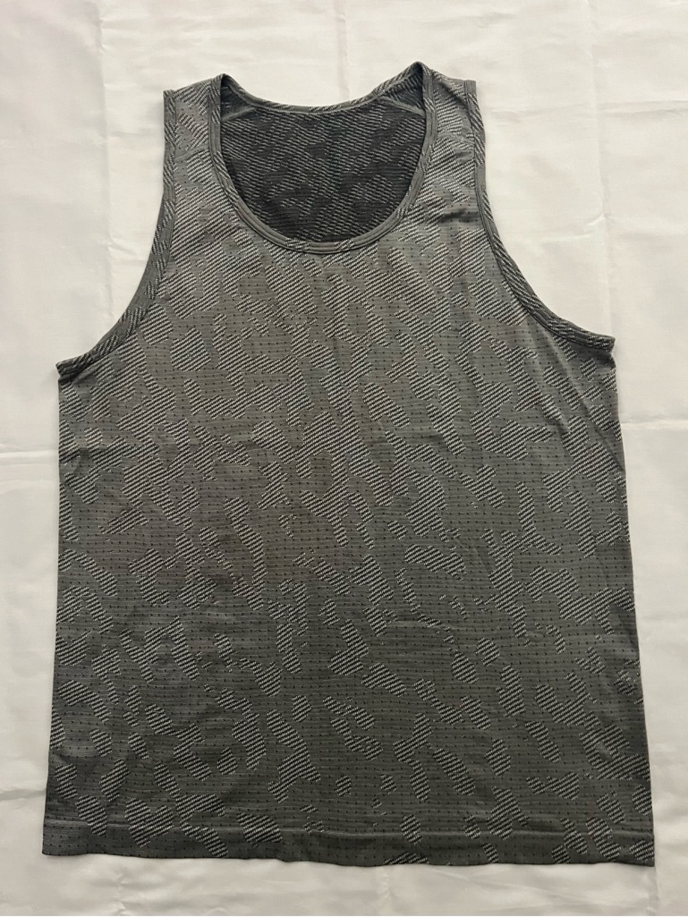 Men’s. Lululemon. Size Large. ‘Metal Vent’ tank top.